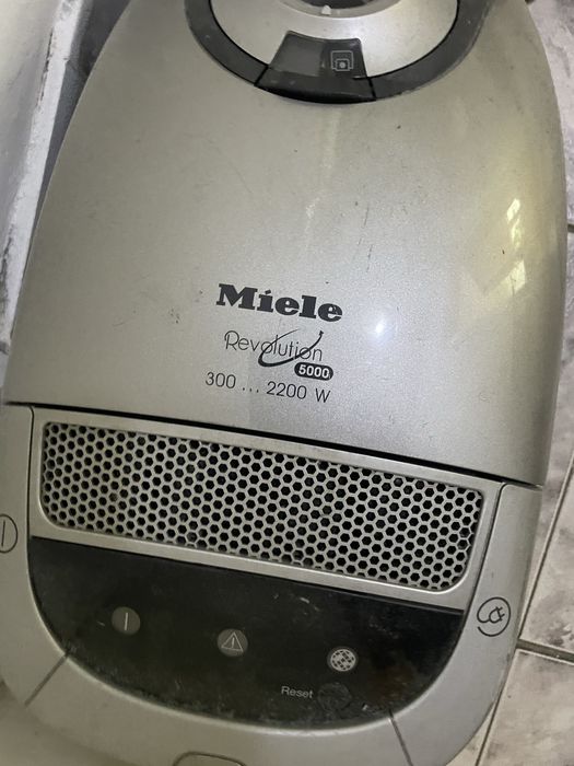 Aspirator miele revolution 500