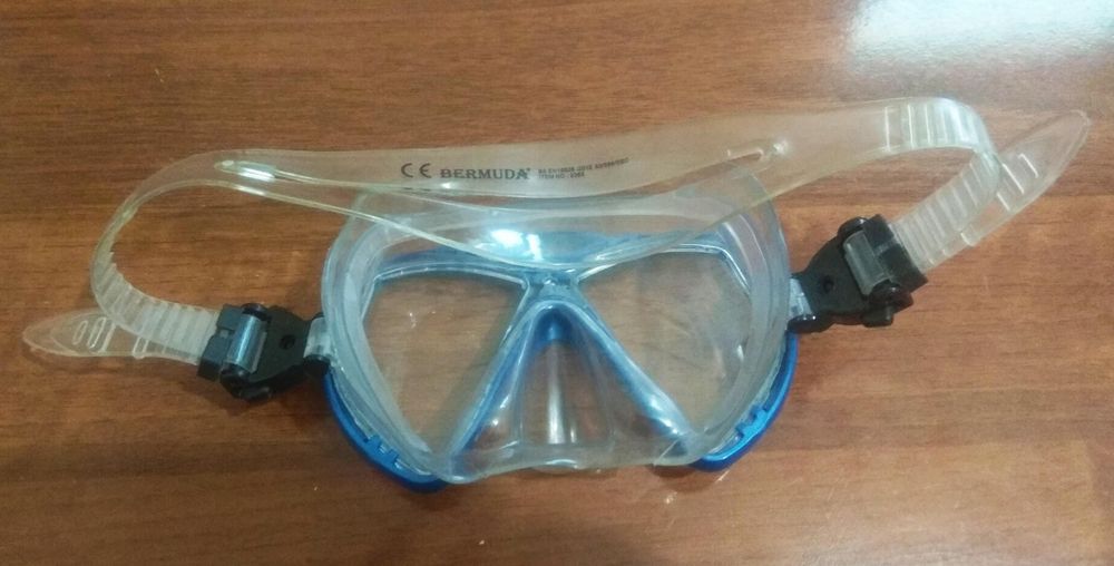 Очки для плавания качественные 80.000 сум.