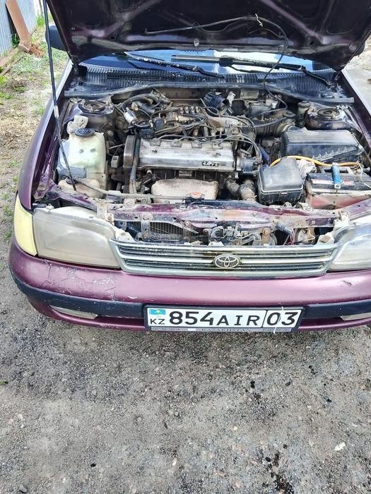 Toyota carina E б/у