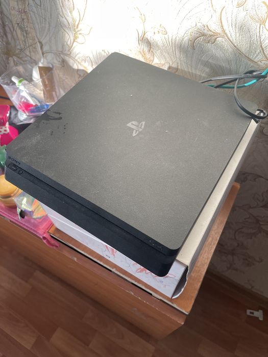 Playstation 4 slim