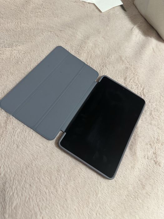 Vând tabletă Samsung Galaxy Tab A9, în stare impecabilă,
