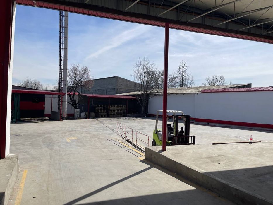 Продается база назарбек 50 соток 4700 кв.м помищения