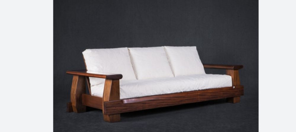 Диван деревянный