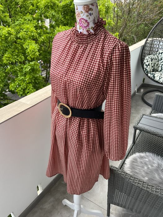 Rochie midi de primăvara