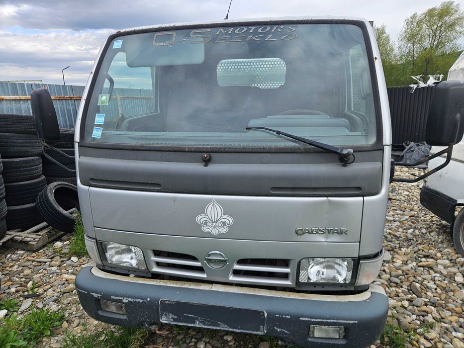 Vand camioneta nissan cabstar