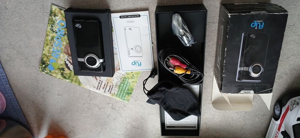 Cameră digitala de buzunar Flip Mino