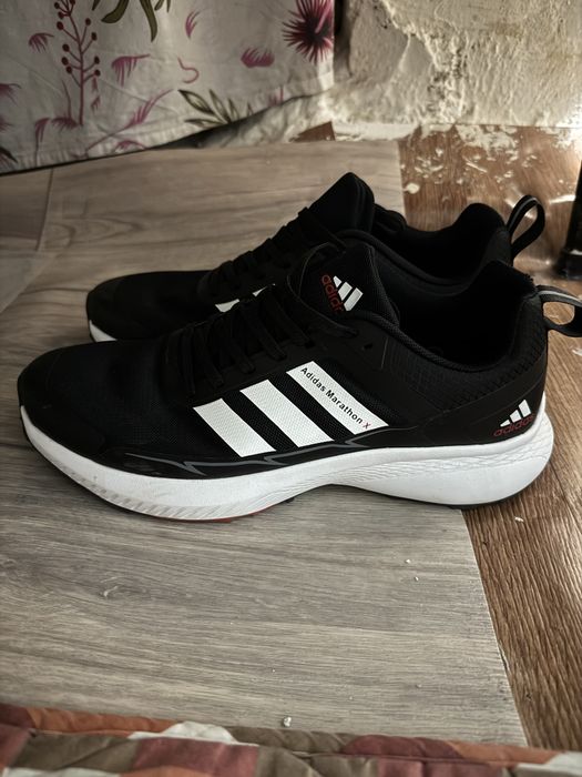 Adidas кроссовки