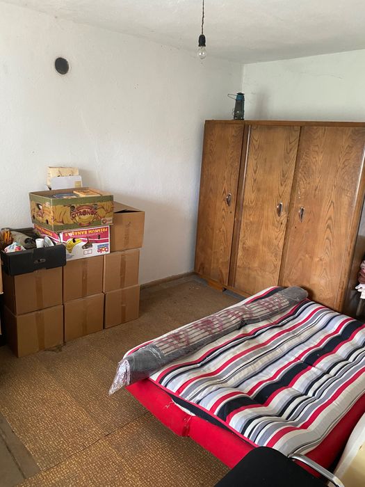 Продава къща на асфалтов път