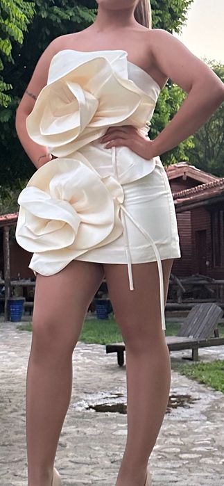 Официална рокля с 3Д рози !