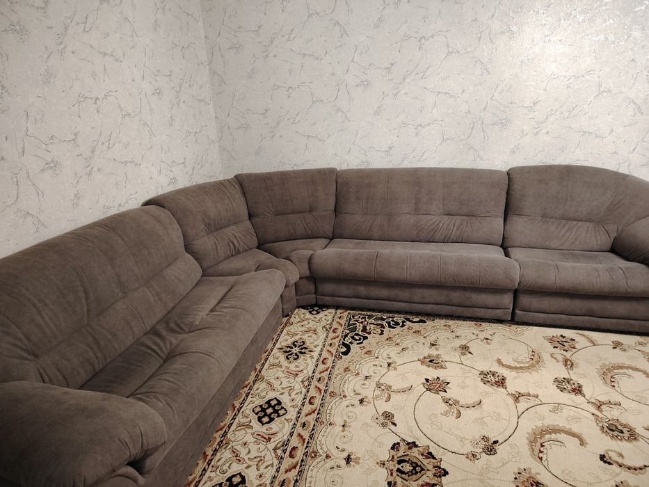 Продается диван.