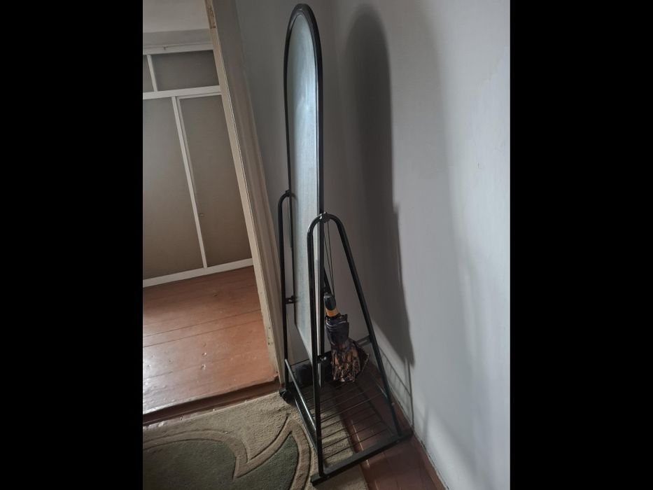 Напольное зеркало