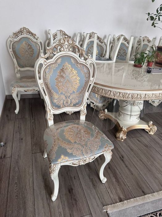 Продам стол + 16 стульев