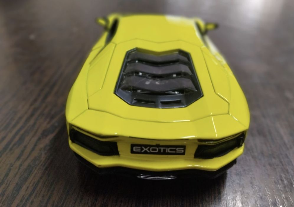 Модель автомобиля Lamborghini Aventador LP700-4