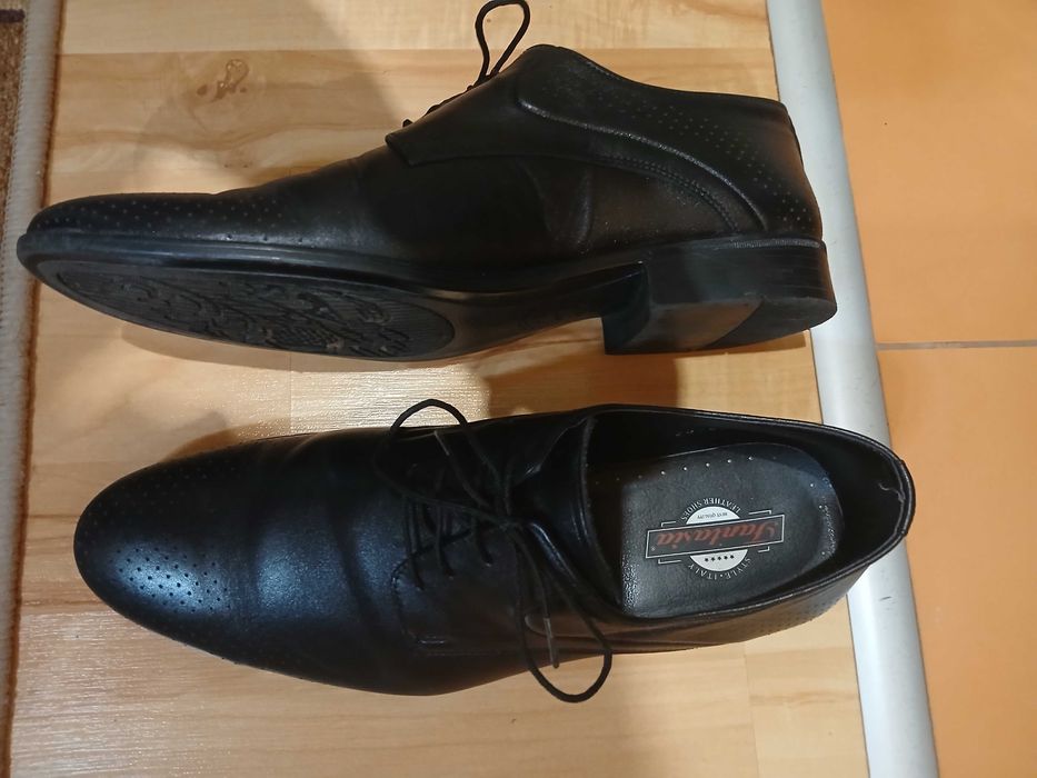 Нови мъжки обувки естествена кожа