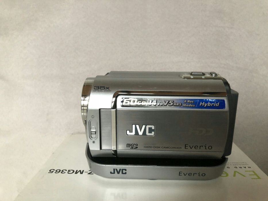 Видеокамера JVC Everio
