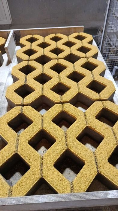 Тротуарная плитка. Газонная решетка. Плитка для газона.