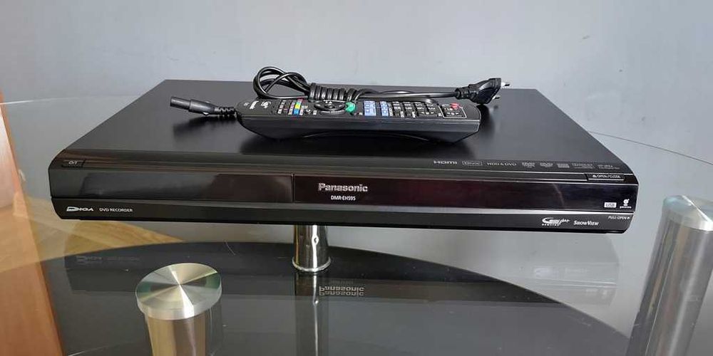 Panasonic DVD & HDD recorder cu Dvb-c FREEVIEW