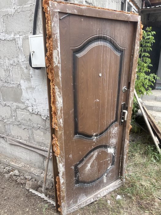 Пррдам дверь входную бу