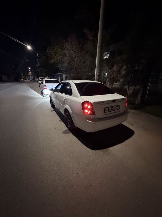 Продается лассети 1.8 белая