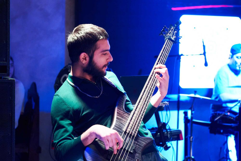 Бас Schecter Stiletto STUDIO-5