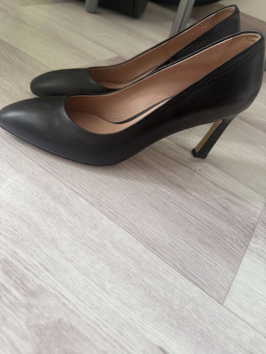 Туфли бежевые и черные