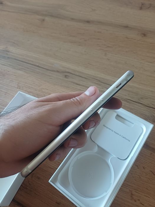 iPhone SE 2 pentru piese sau reparatie - iCloud liber, Touch ID, pachet complet