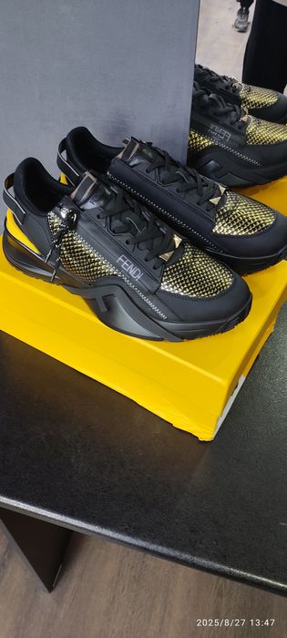 Кроссовки  FENDI