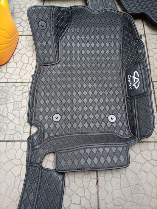 Коврики с бортиками, черные