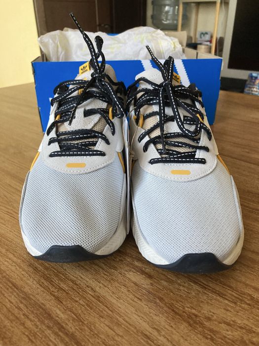 Мъжки оригинални маратонки Adidas HI-TAIL