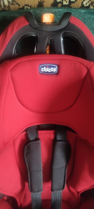Продам автокресло chicco