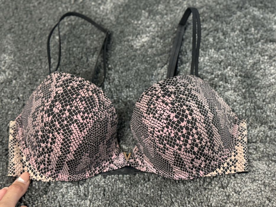 Сутиени Victoria’s Secret , Calvin Klein