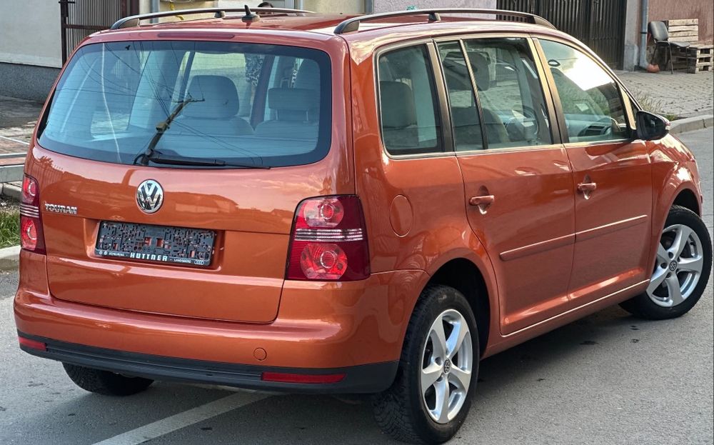 VOLKSWAGEN Touran 2010 — imagine 3