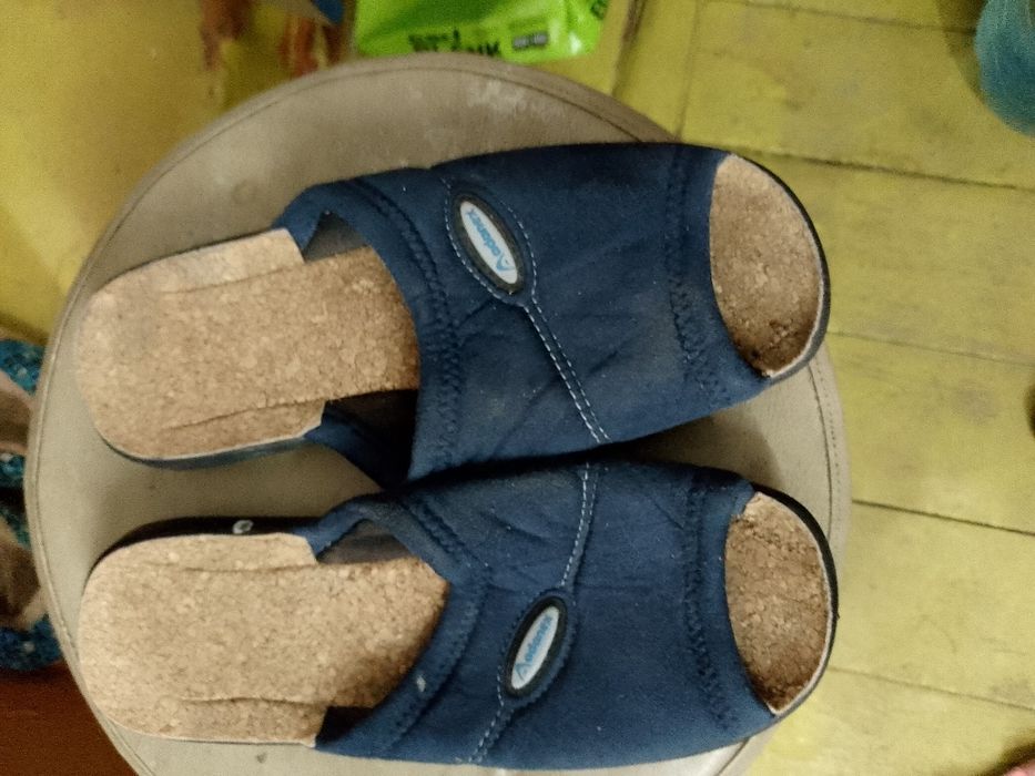 Сандали  босоножки  тапочки