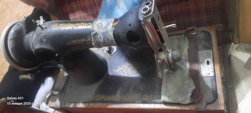 Швейная машина старая