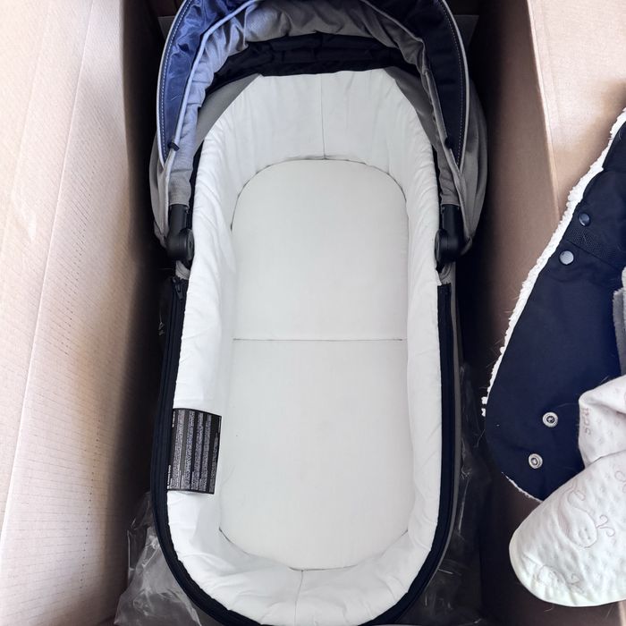 Комбинирана бебешка количка 2в1 Kikkaboo - Thea, Grey и Столче за кола