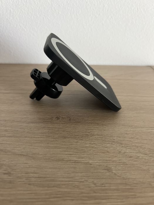 Incarcator wireless pentru masina