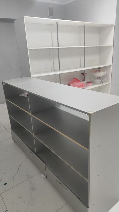 Мебель полка ветрина