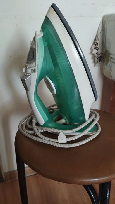 Утюг продам б/у в хорошем состоянии
