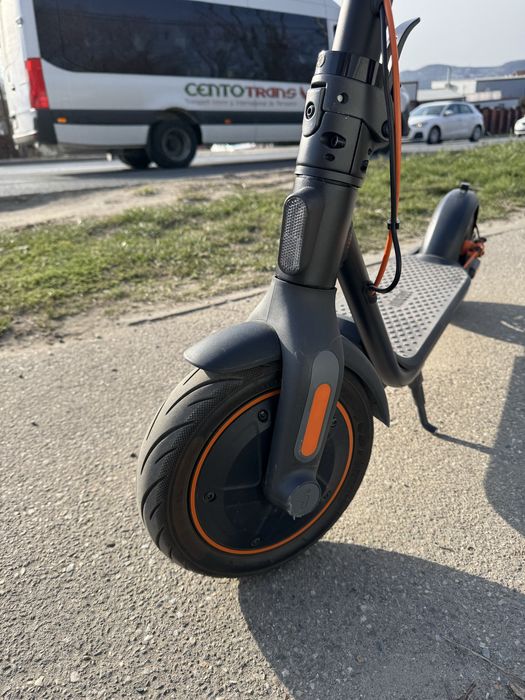 Trotineta electrica Segway Ninebot F40E