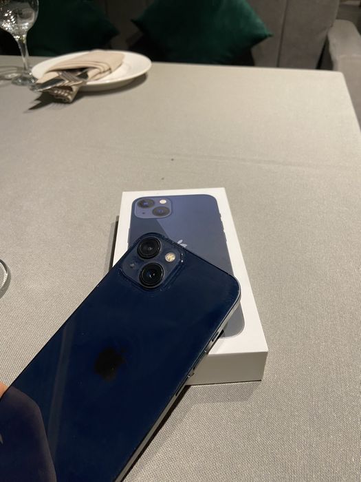 Iphone 13  синии цвет