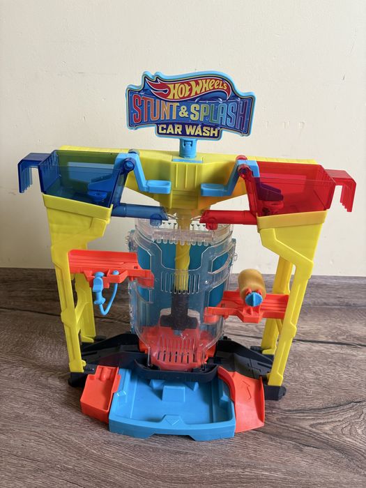 Писта Hot Wheels акула и автомивка