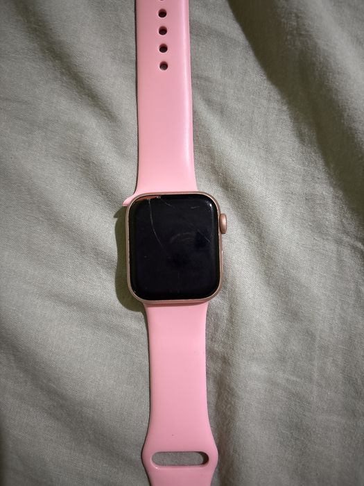 Apple Watch SE.