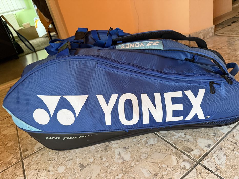 Geanta tenis yonex stare foarte buna