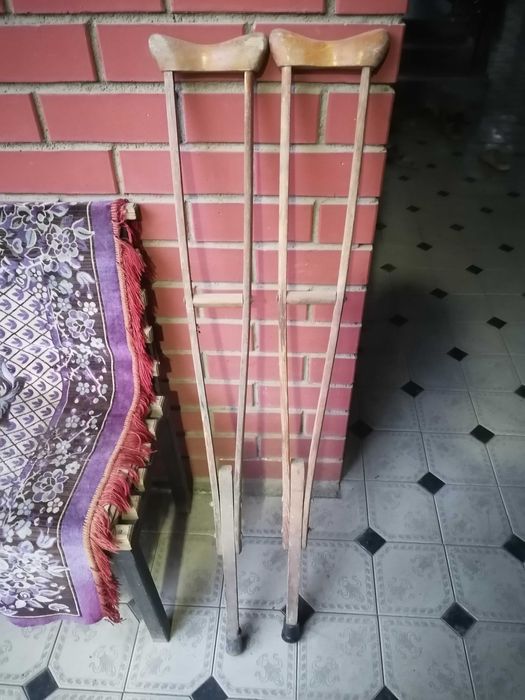 Продам костыли  подмышечные