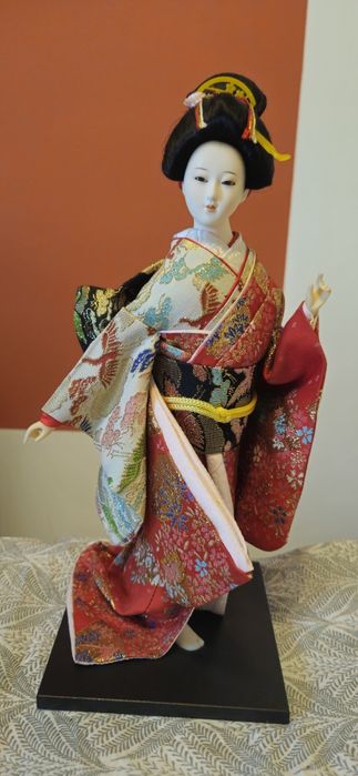 Vand papusi gheise japoneze, diorame+stampe vechi asiatice.Vezi 8 poze