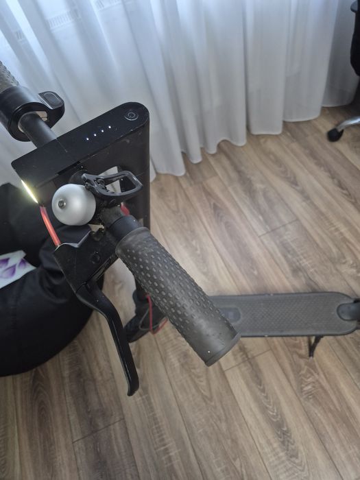 Trotinetă electrică Xiaomi Mi Electric Scooter M365 – 25 km/h, stare foarte bună