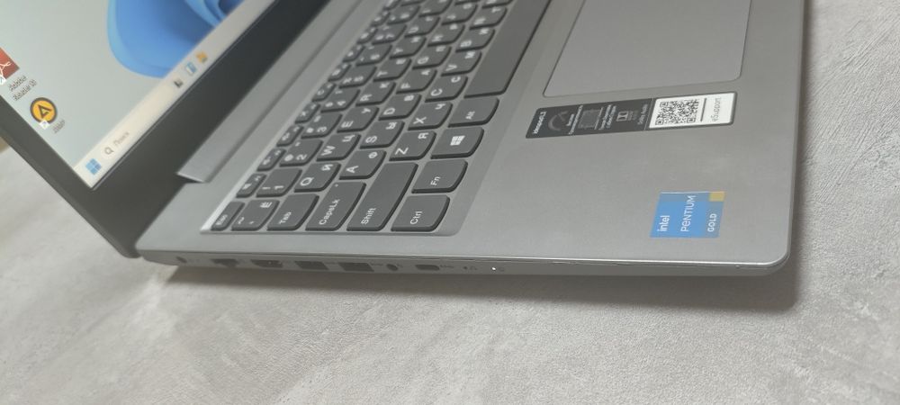 Ноутбук Lenovo .