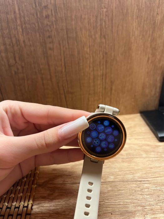 Смарт часовник.