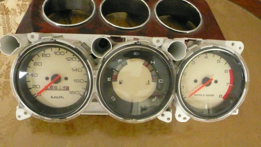 Добавям още частиMINI COOPER Оригинално!!Дървено табло коренище от оре