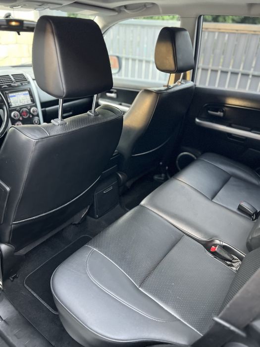 Suzuki Grand Vitara 4x4  FULL 2013 Euro5  Xenon  Navigatie  Trapa  Piele  Keyless